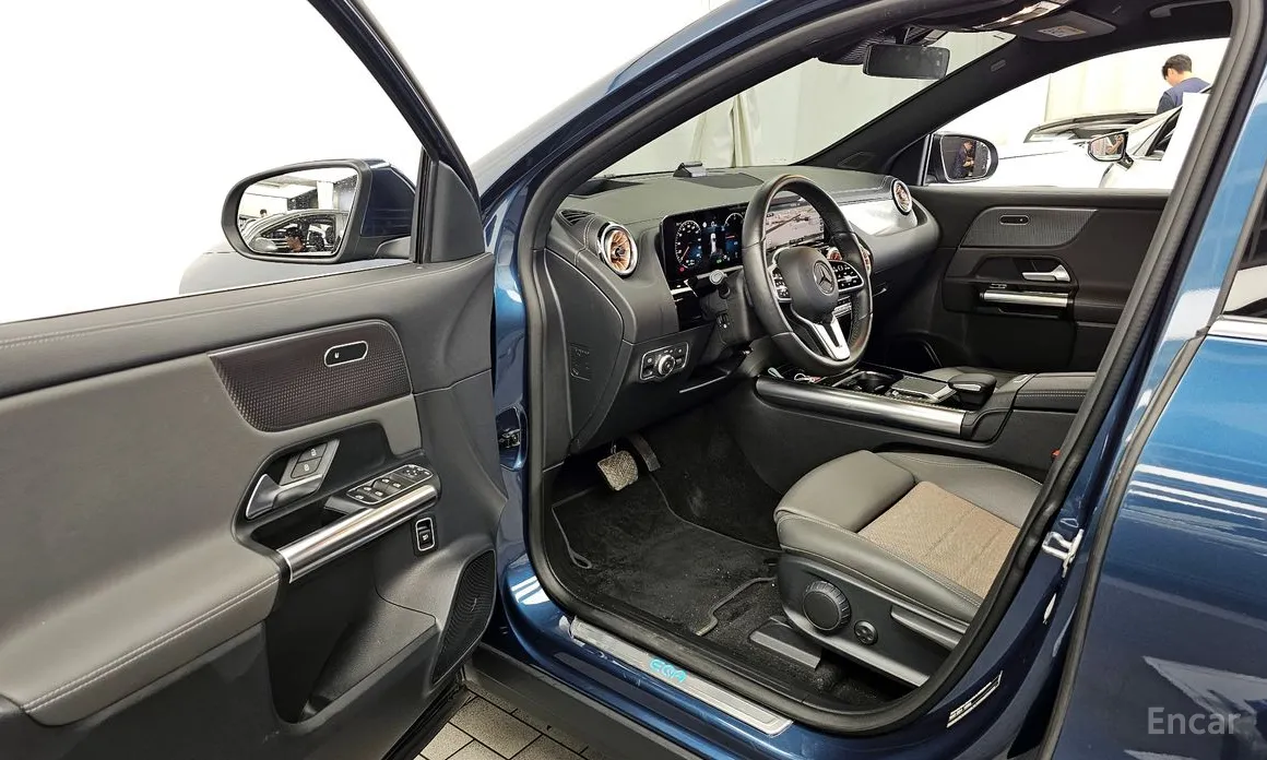 Фото 10 - Mercedes-Benz EQA