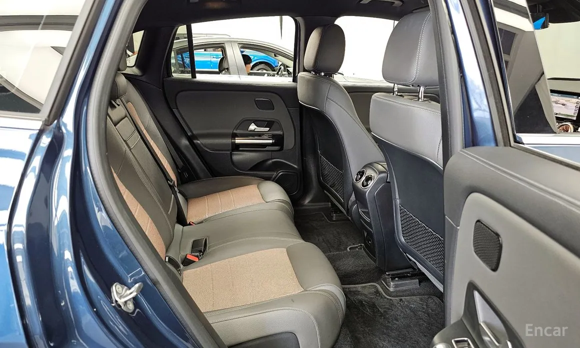 Фото 12 - Mercedes-Benz EQA