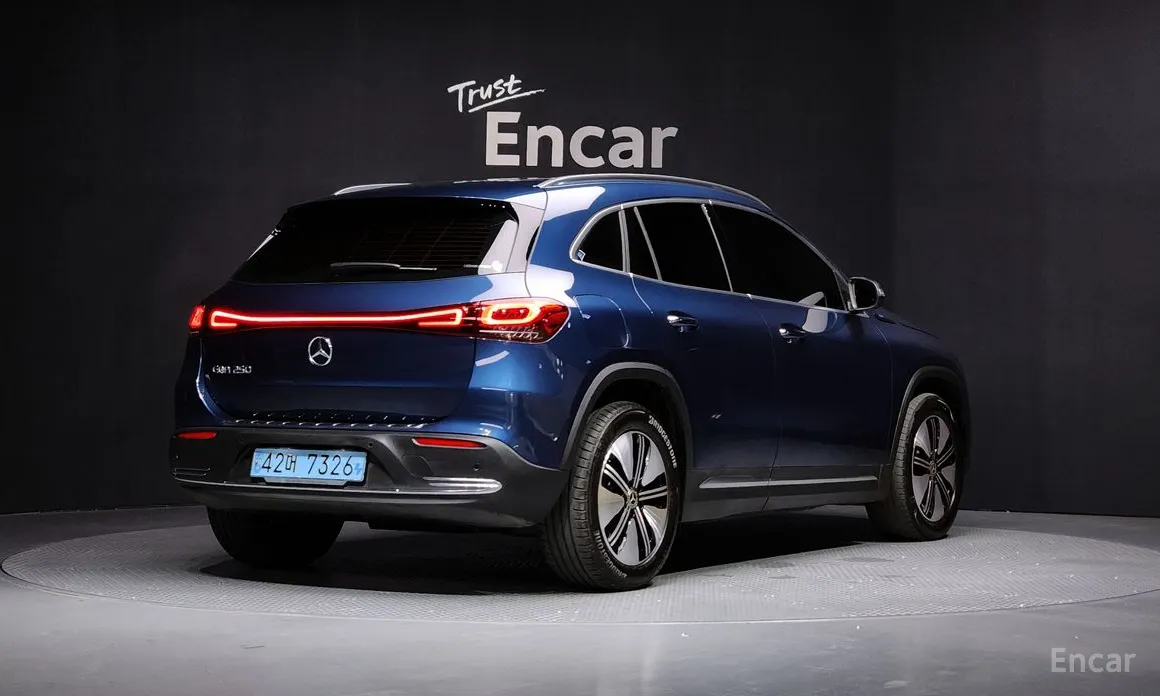 Фото 2 - Mercedes-Benz EQA