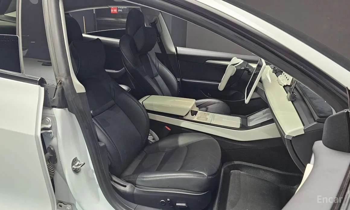 Фото 10 - Tesla Model 3