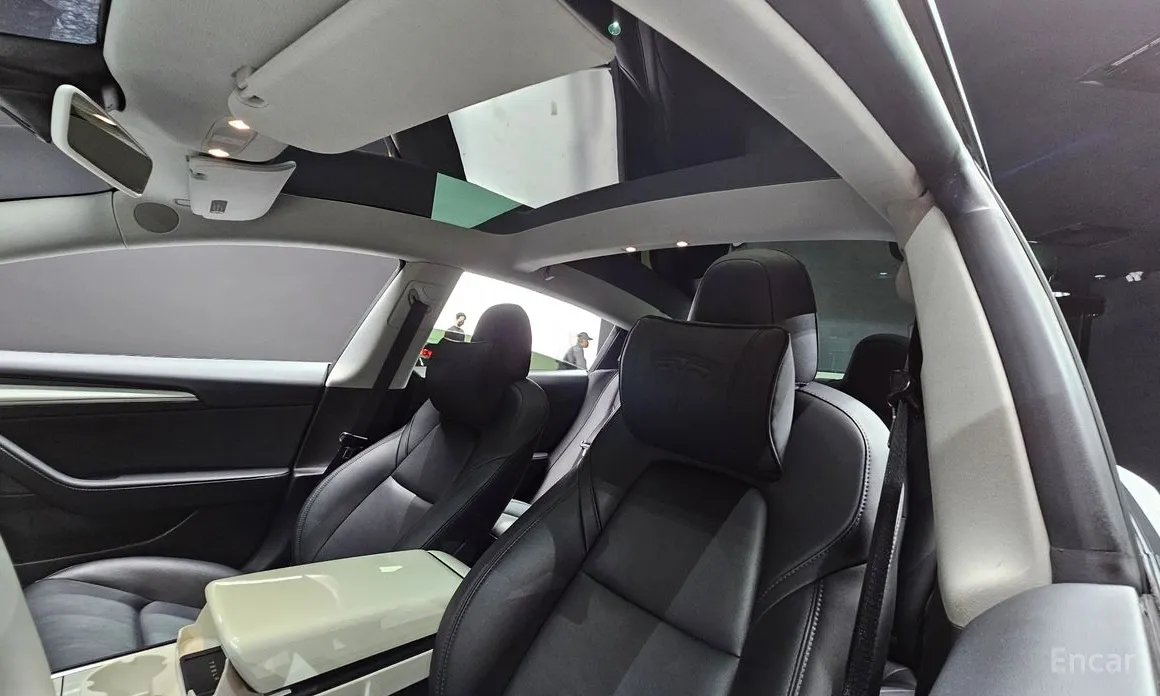 Фото 20 - Tesla Model 3