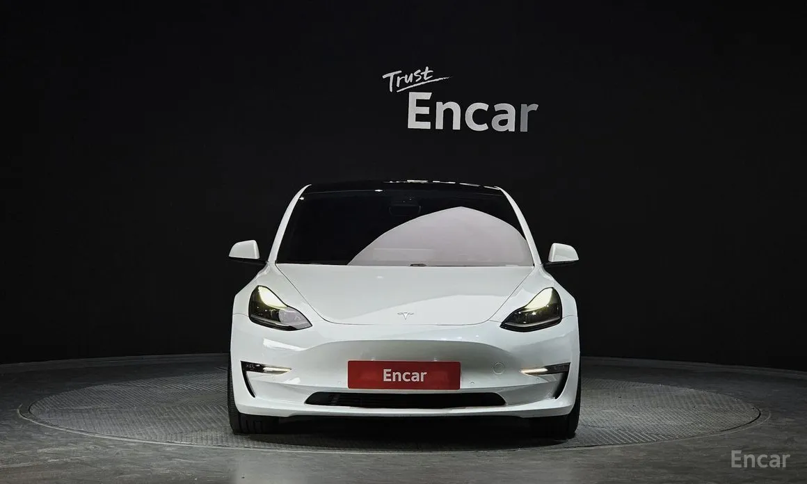 Фото 3 - Tesla Model 3