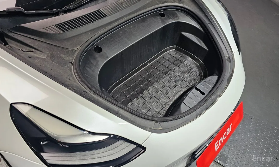 Фото 6 - Tesla Model 3