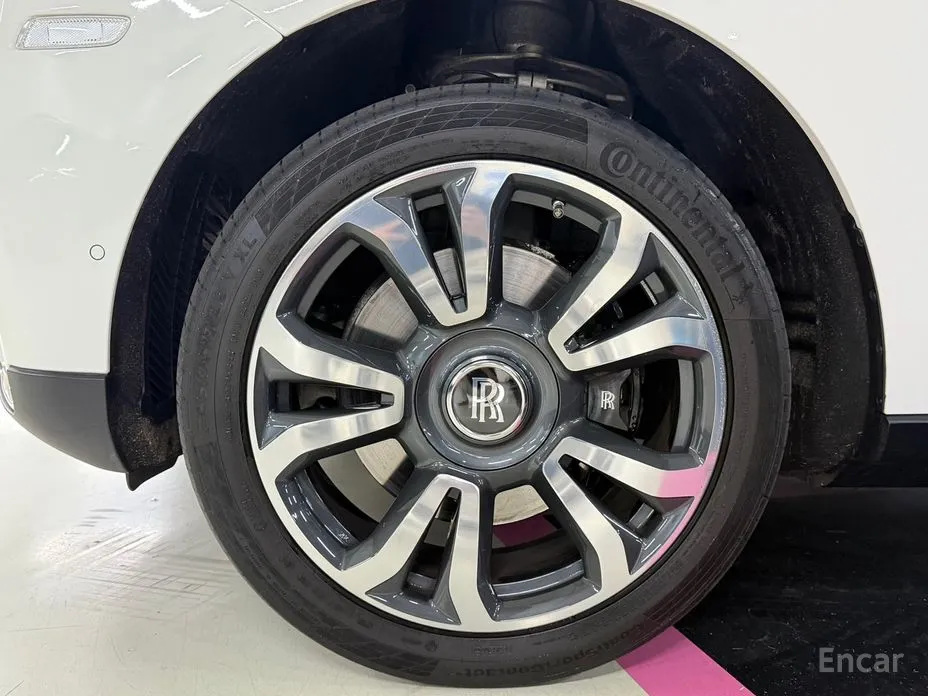 Фото 7 - Rolls-Royce Cullinan