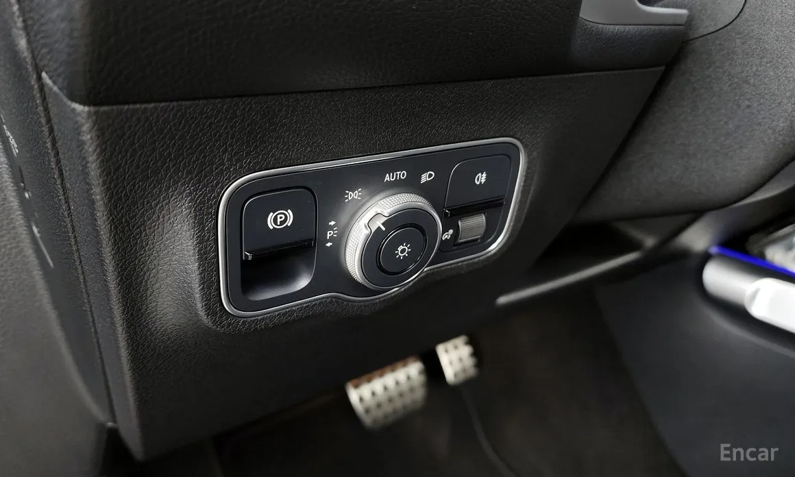 Mercedes-Benz GLB-Class 2020 AMG GLB35 4MATIC
