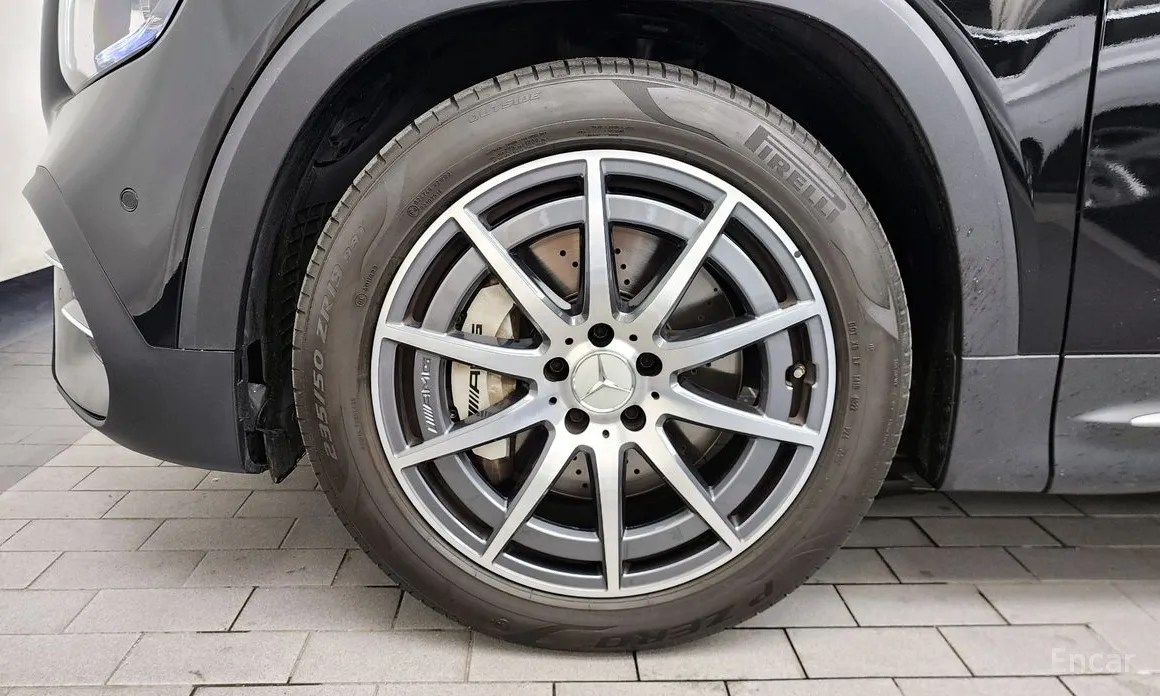 Mercedes-Benz GLB-Class 2020 AMG GLB35 4MATIC
