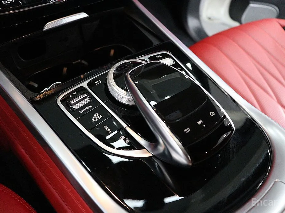 Фото 9 - Mercedes-Benz G-Class