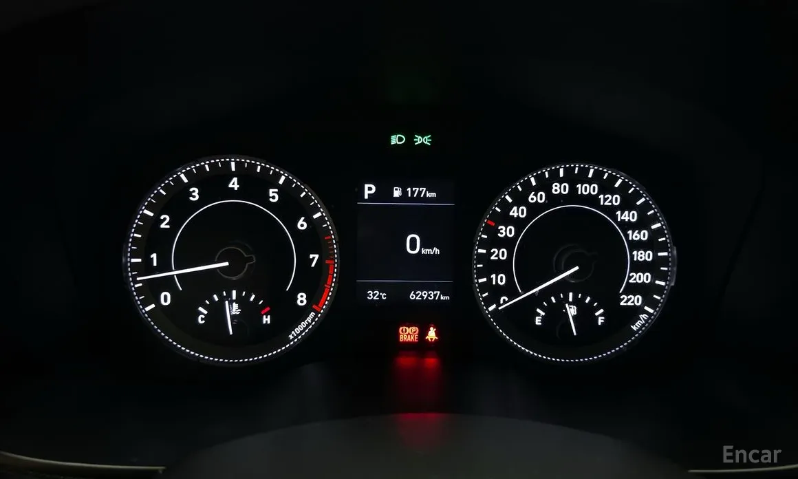 Фото 8 - Hyundai Venue