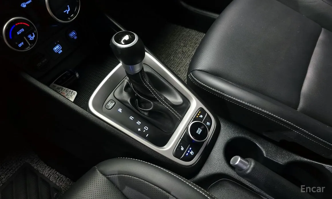 Фото 9 - Hyundai Venue