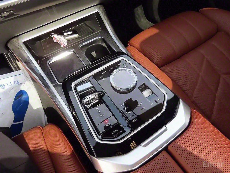 Фото 11 - BMW 7 Series