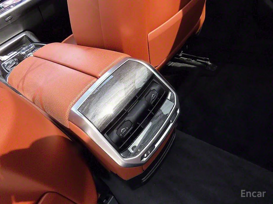 Фото 15 - BMW 7 Series