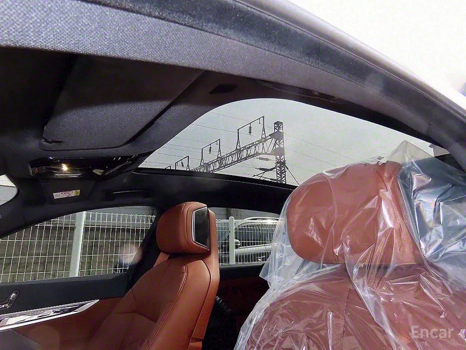 Фото 17 - BMW 7 Series