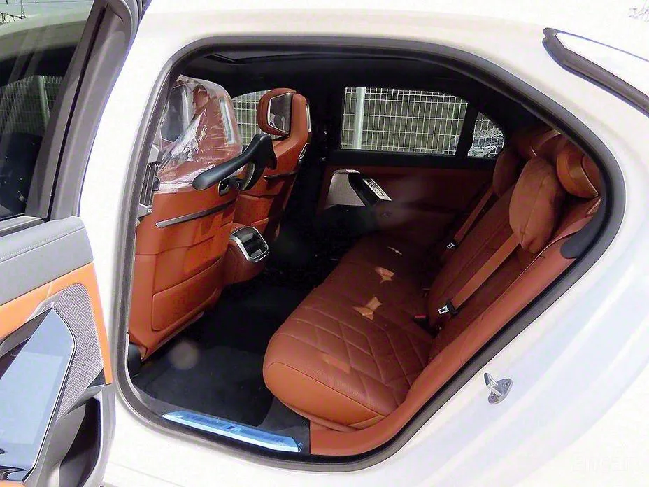 Фото 6 - BMW 7 Series