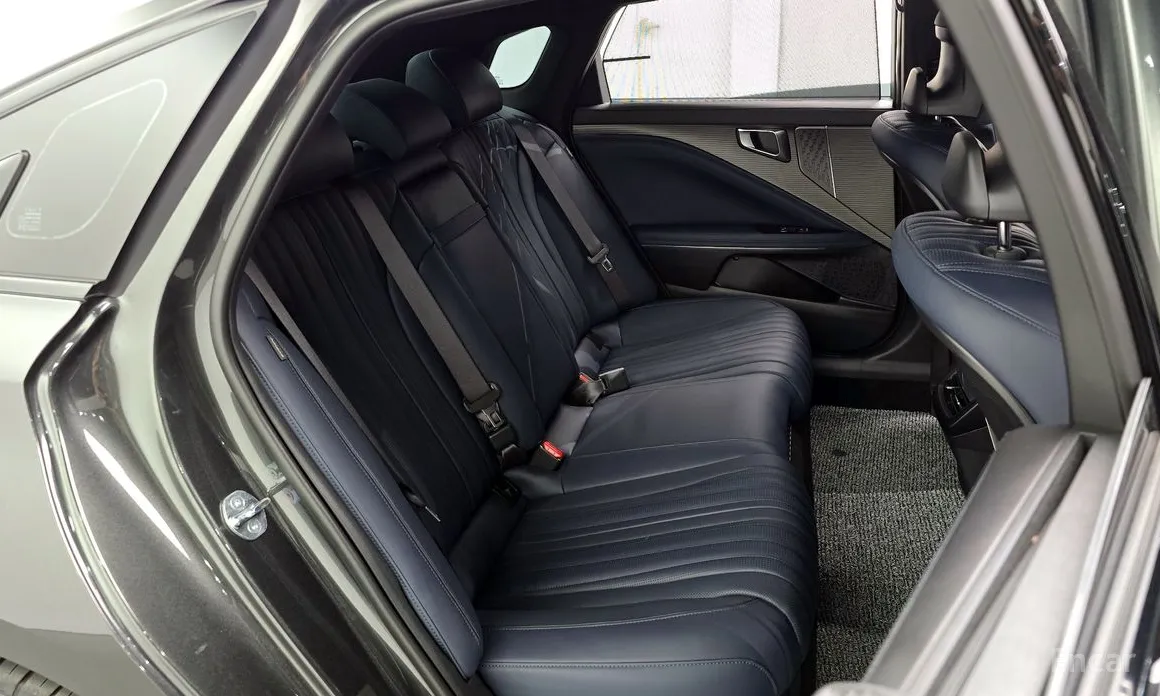 Фото 12 - Kia K8