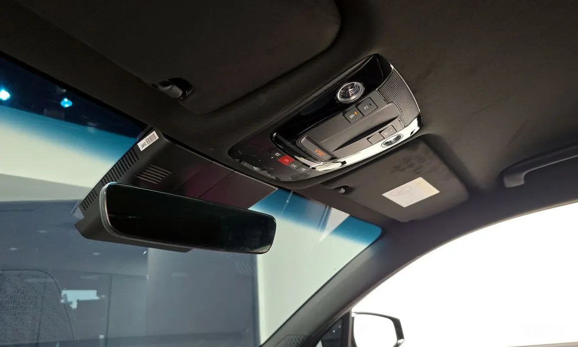 Фото 18 - Kia K8