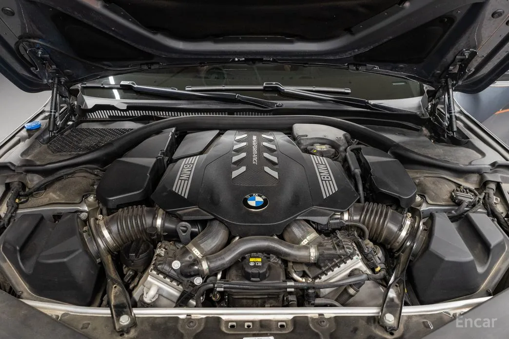 Фото 6 - BMW 8 Series