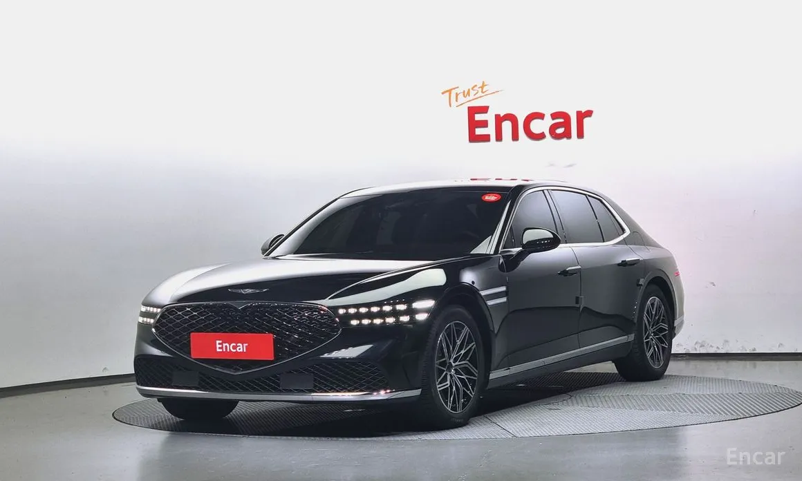 Фото 1 - Genesis G90