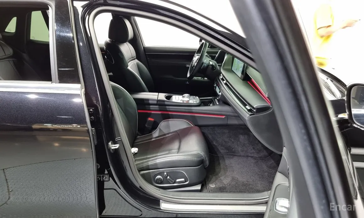 Фото 11 - Genesis G90