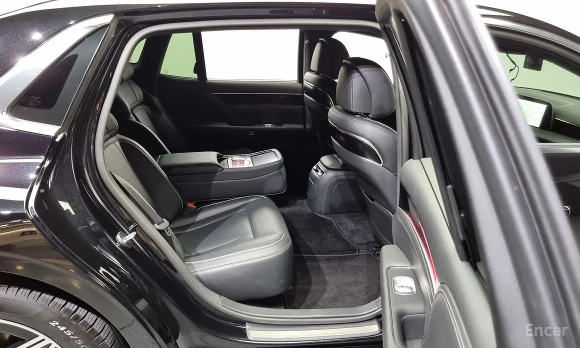 Фото 12 - Genesis G90