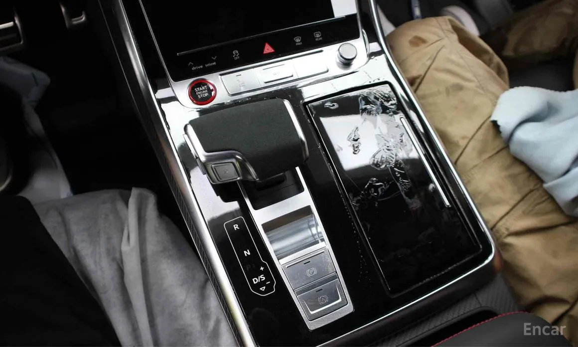 Фото 13 - Audi RS Q8