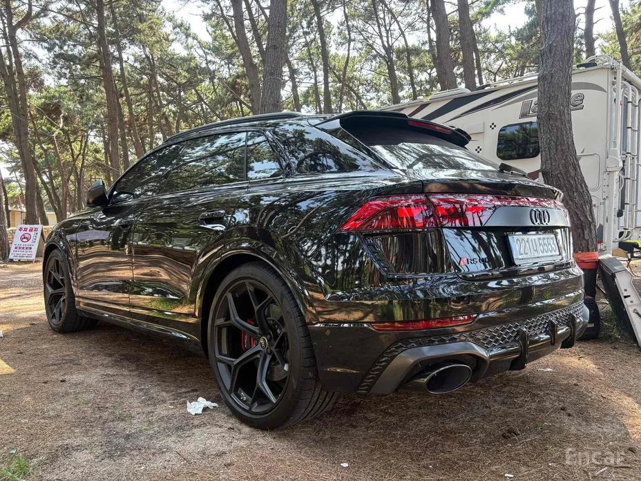 Фото 4 - Audi RS Q8