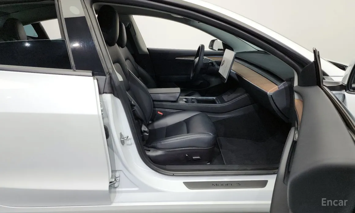 Фото 11 - Tesla Model 3