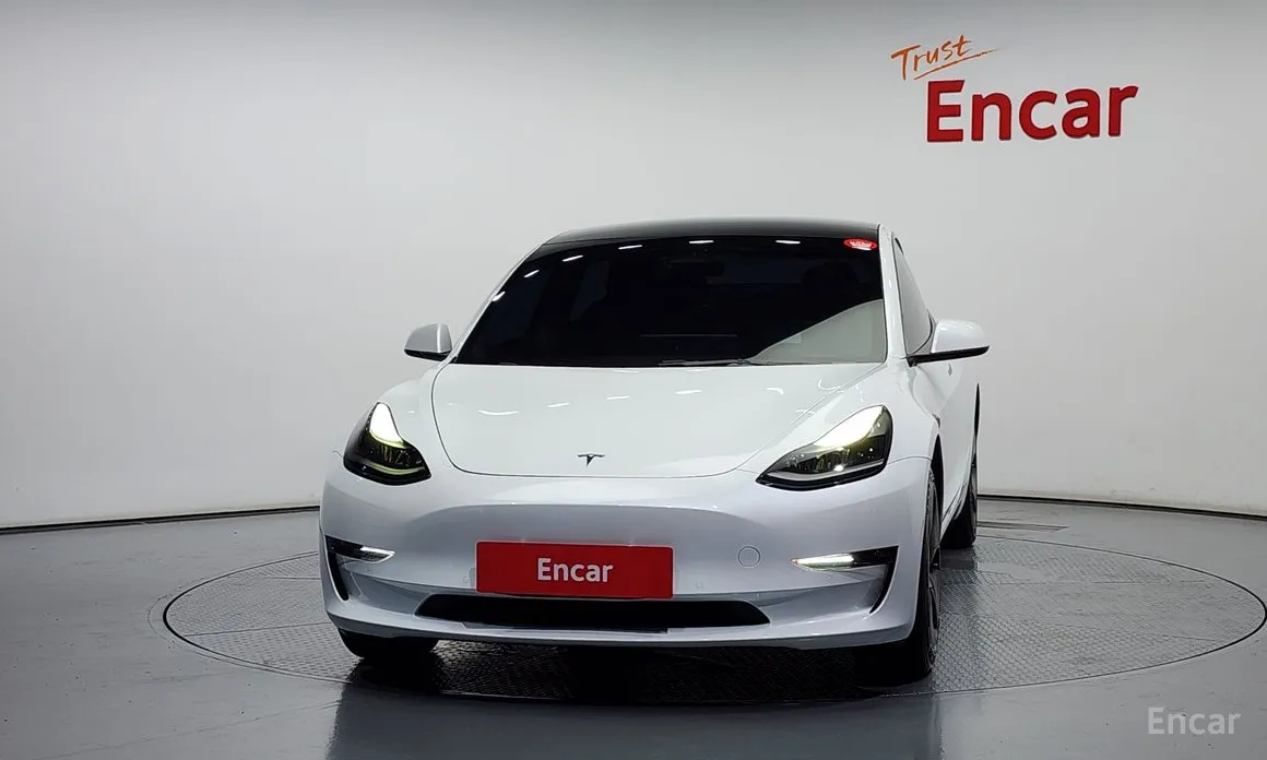 Фото 3 - Tesla Model 3