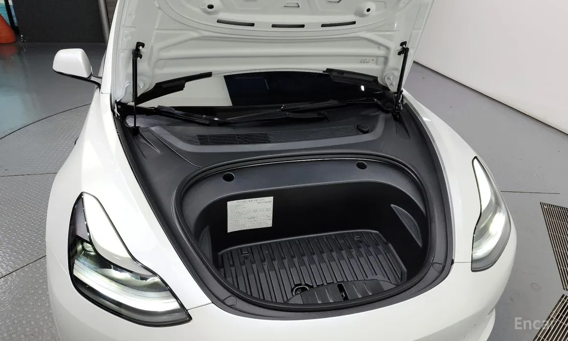 Фото 6 - Tesla Model 3