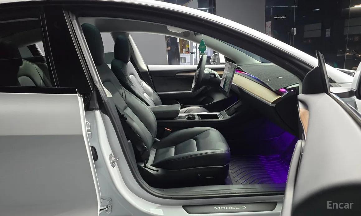Фото 10 - Tesla Model 3