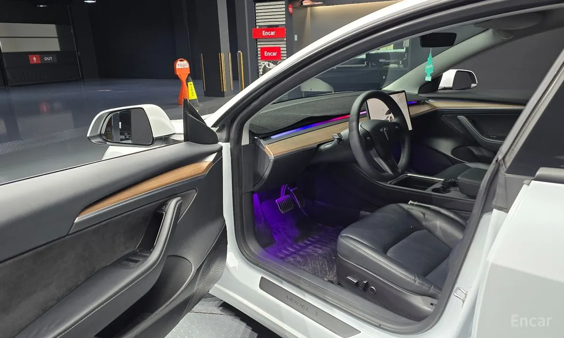 Фото 11 - Tesla Model 3