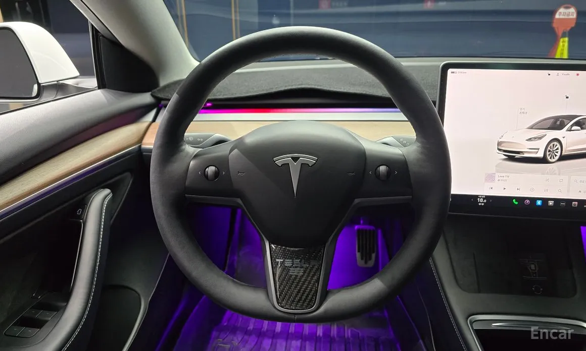 Фото 13 - Tesla Model 3