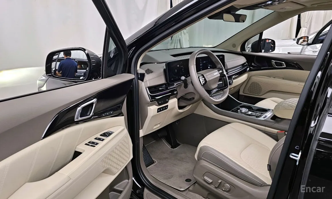 Фото 10 - Kia Carnival