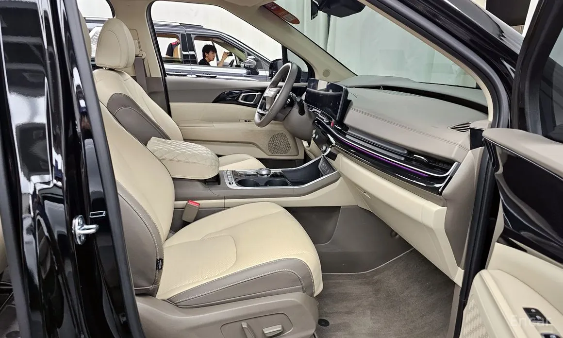 Фото 11 - Kia Carnival