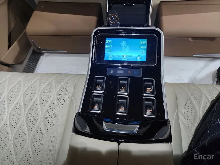 Фото 12 - Cadillac Escalade