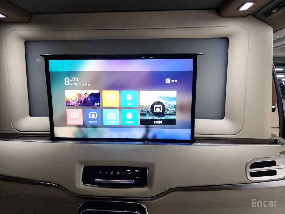 Фото 13 - Cadillac Escalade