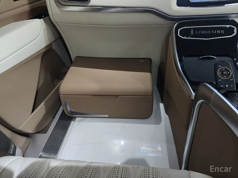 Фото 14 - Cadillac Escalade