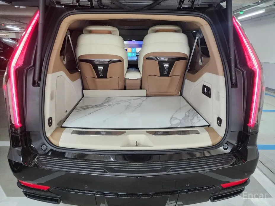 Фото 16 - Cadillac Escalade