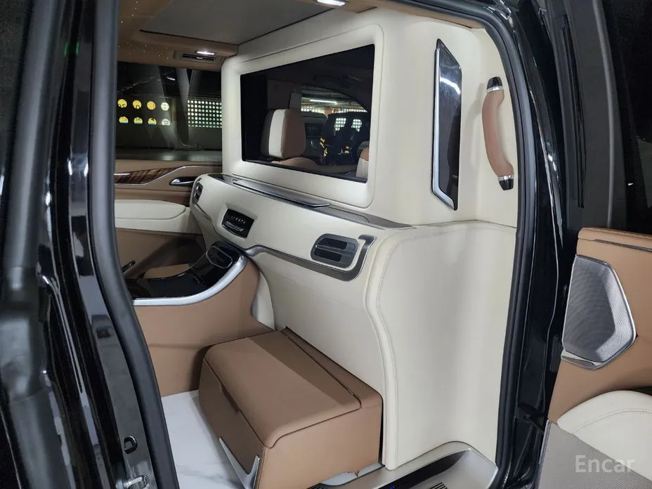 Фото 17 - Cadillac Escalade