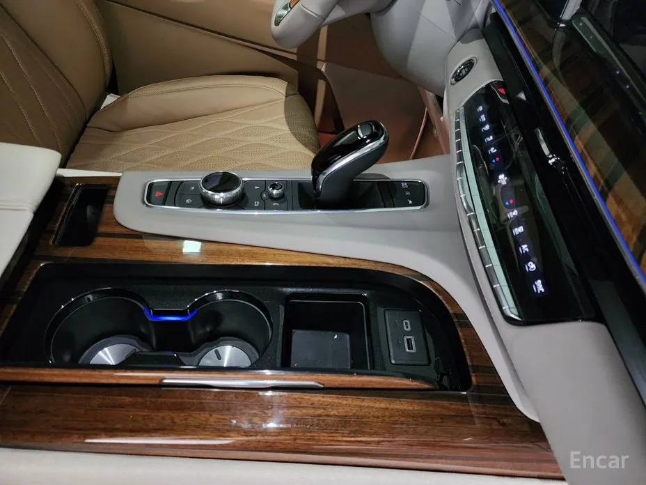 Фото 20 - Cadillac Escalade