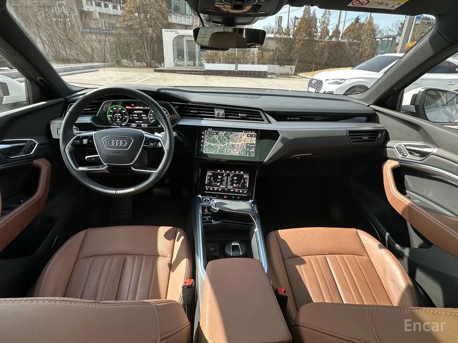 Фото 7 - Audi Q8 e-tron