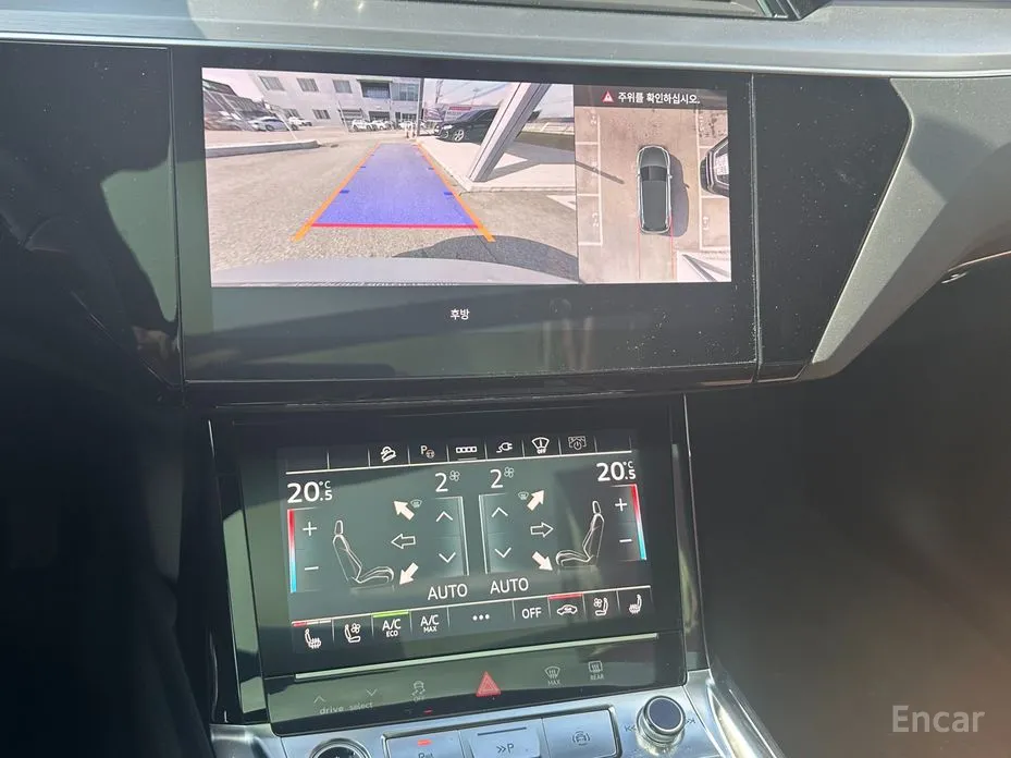 Фото 8 - Audi Q8 e-tron