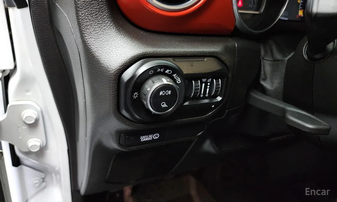 Фото 18 - Jeep Gladiator