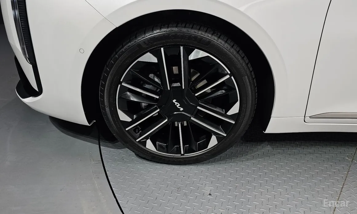 Фото 19 - Kia K8