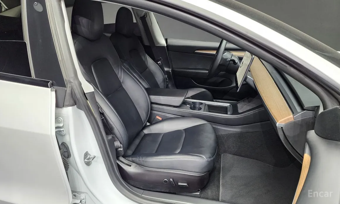 Фото 11 - Tesla Model 3