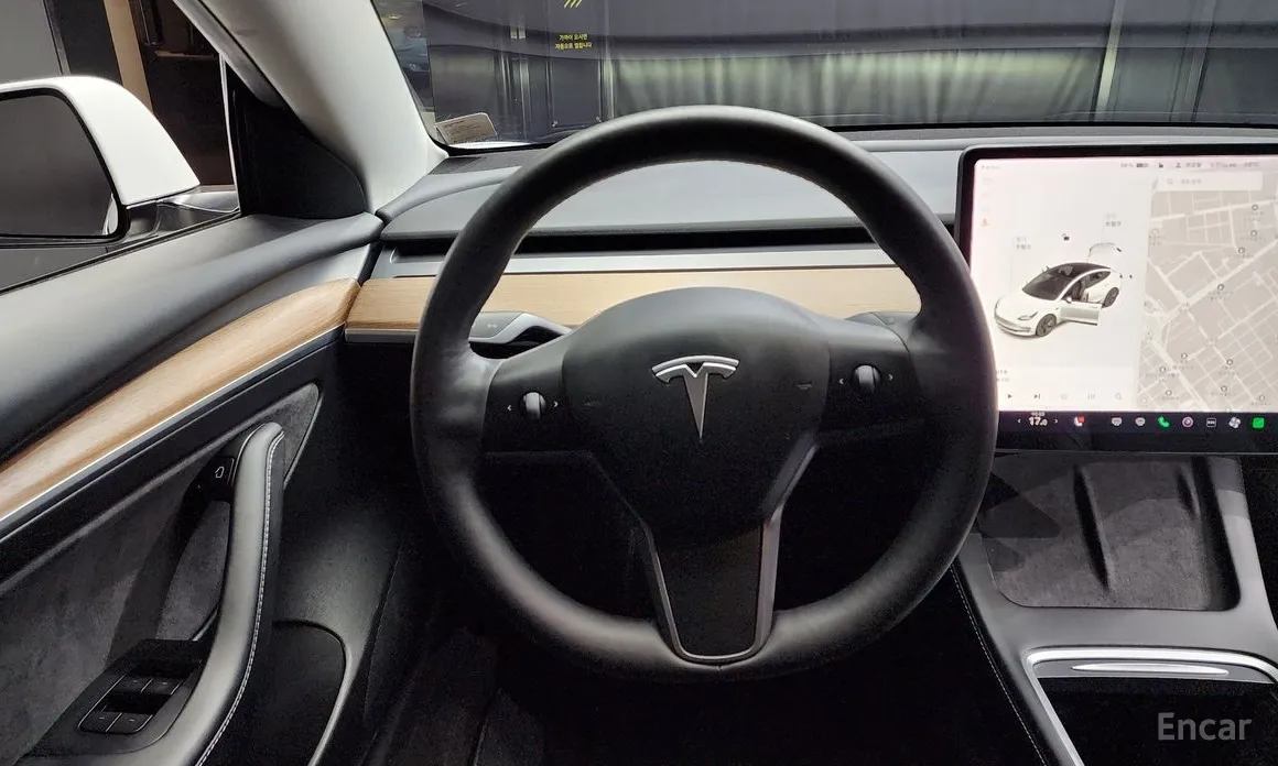 Фото 13 - Tesla Model 3