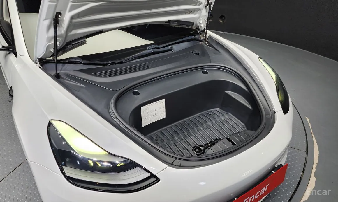 Фото 6 - Tesla Model 3