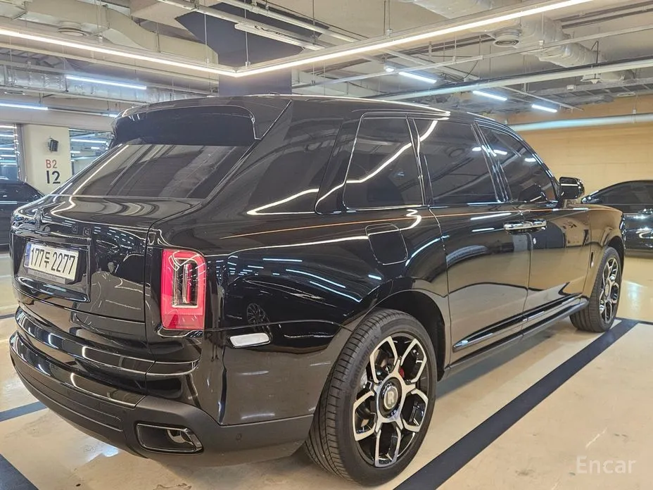 Фото 6 - Rolls-Royce Cullinan
