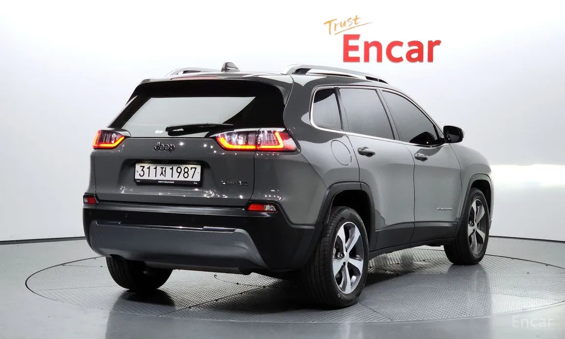 Фото 2 - Jeep Cherokee