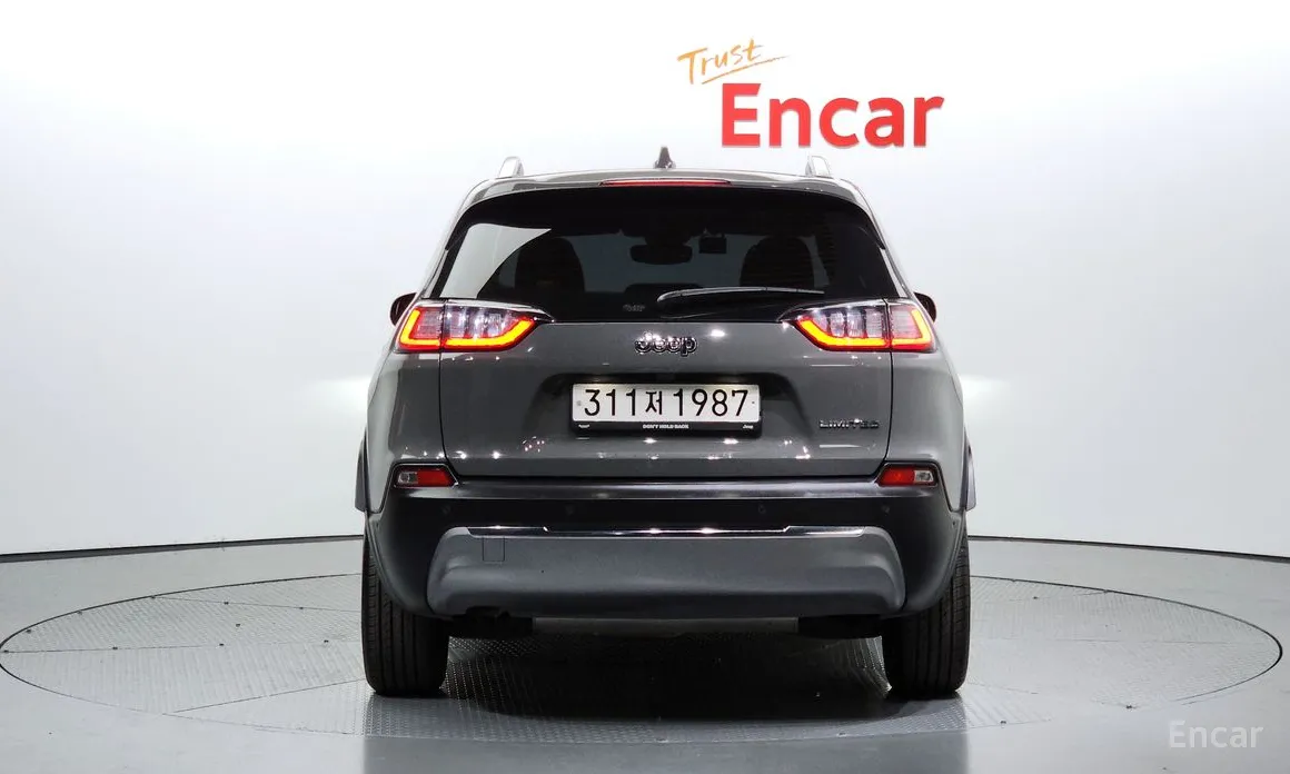 Фото 4 - Jeep Cherokee