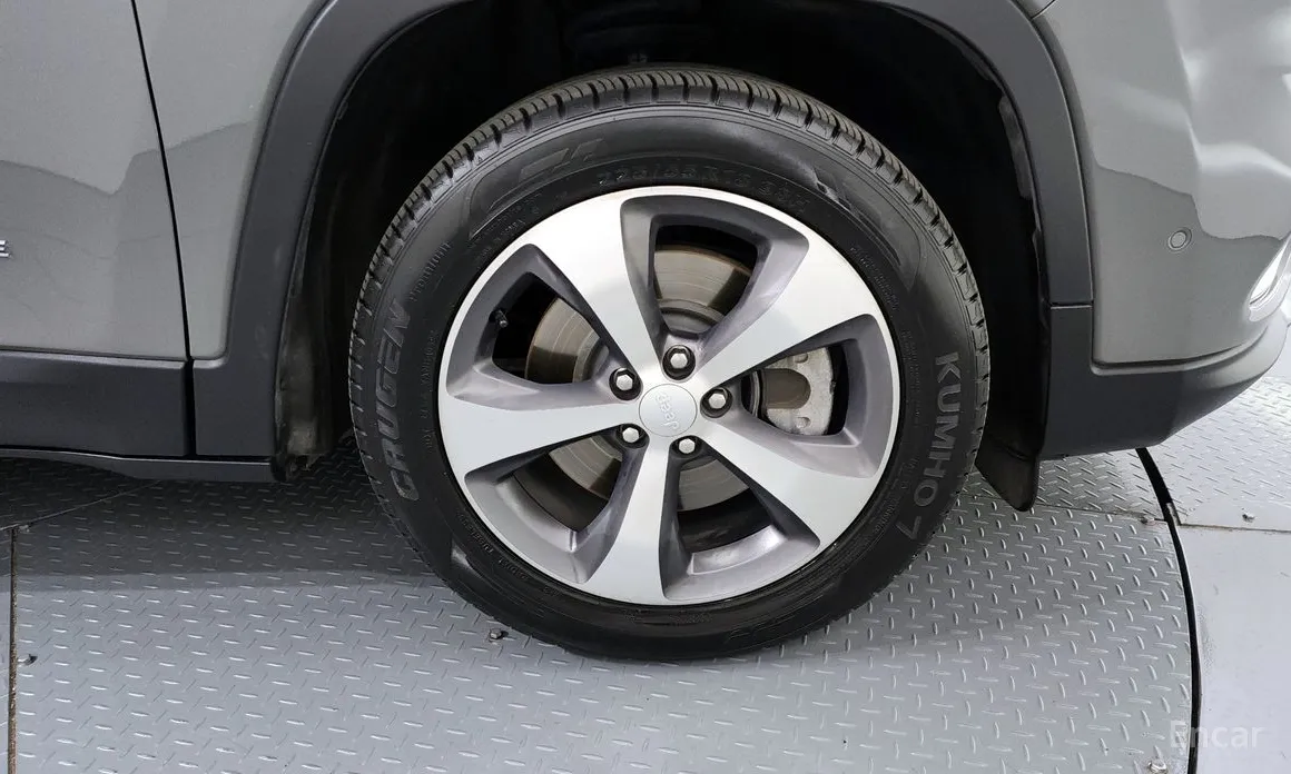 Фото 5 - Jeep Cherokee